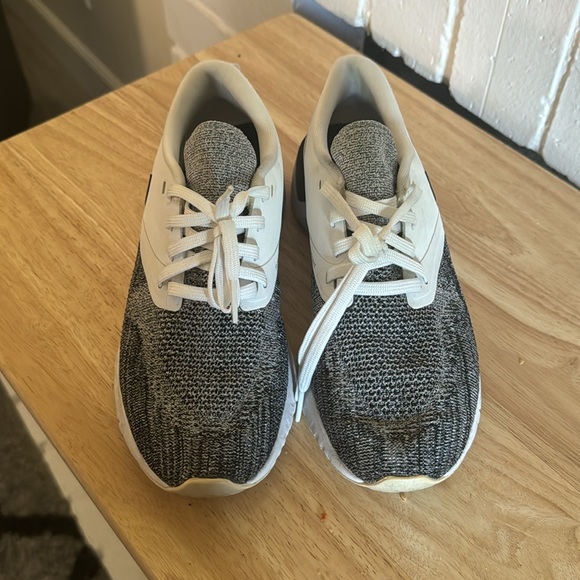 Nike Odyssey React Flyknit 2 - Picture 2 of 5